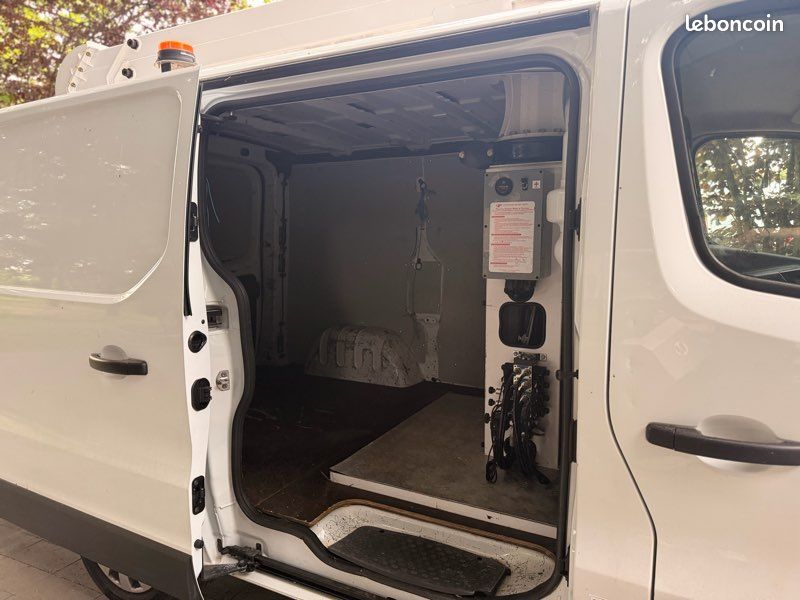 Renault Trafic L1H1 1200 kg dCi 2.0 120 ch NACELLE FGN Confort 2021 – photo 14