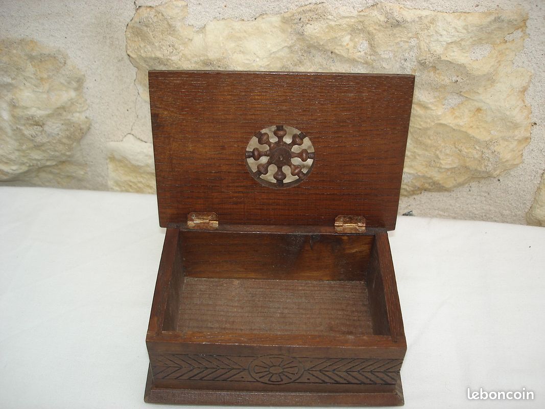 Coffret à Bijoux Ancien En Bois Sculpté – Style Breton, Unique