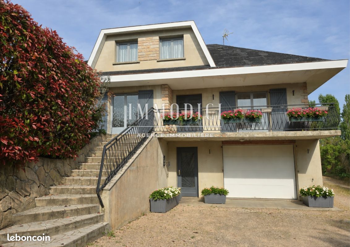 Maison 6 pièces 146 m² · à Saint-Cyr-sur-Menthon · 146 m² · 299 000 €