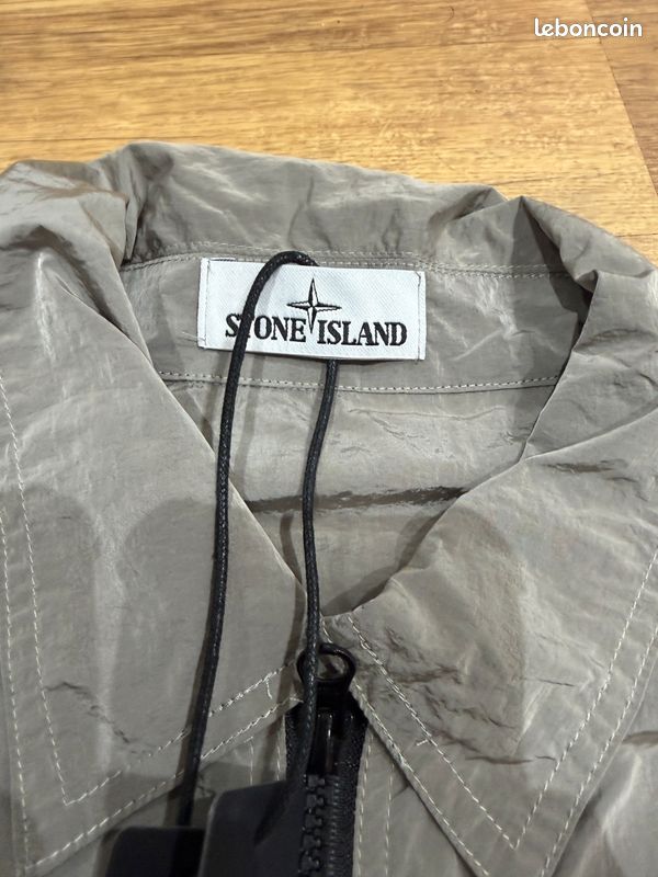 Vest (image 2)