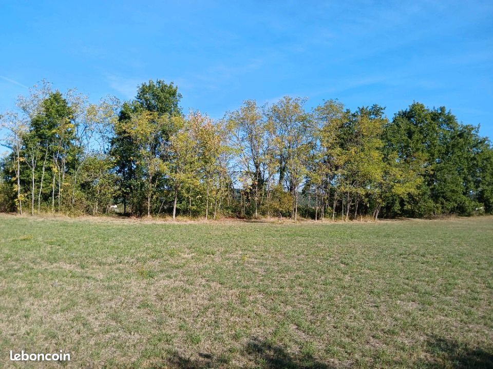 Terrain 1900 m² · à Montagrier · 38 000 €