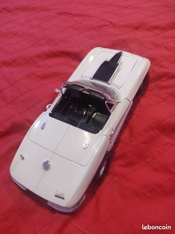 Voiture de collection échelle 1/18 (image 2)