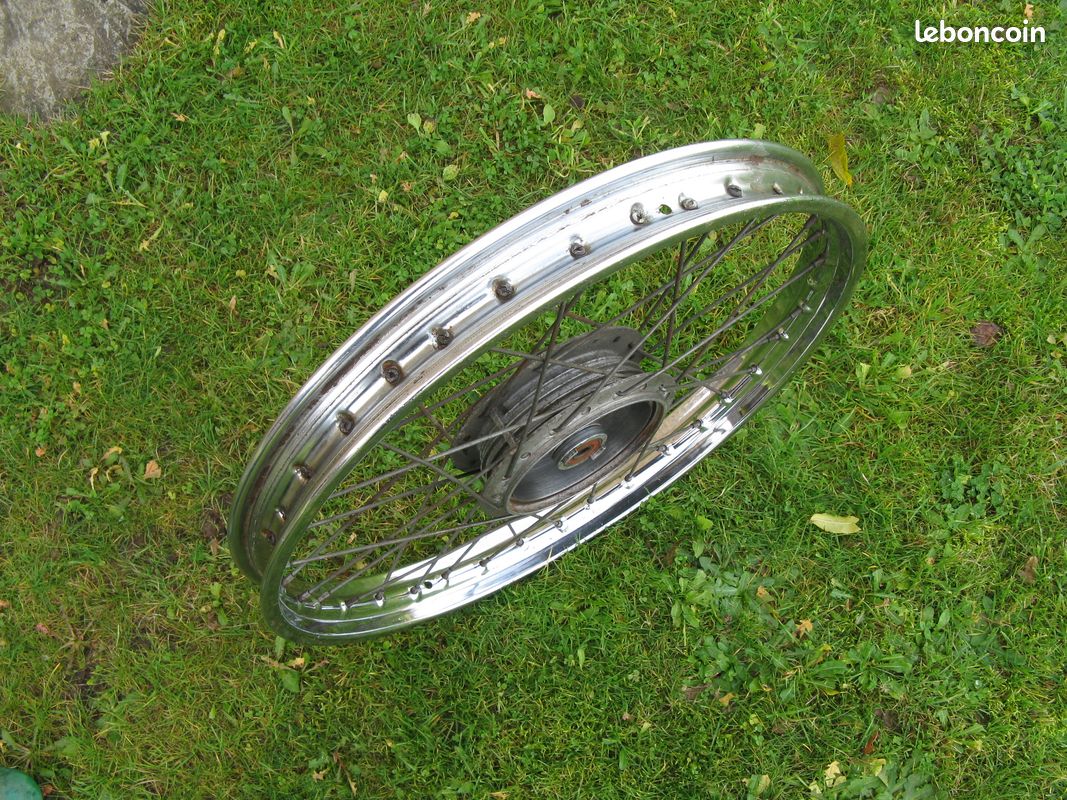 Roue Avant Yamaha 125 YAS1 - Double Came - Années 70 - Pour Pièces
