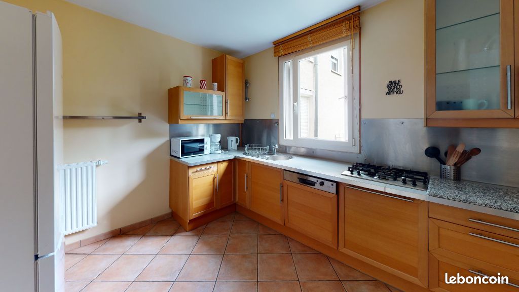 Appartement 6 pièces 115 m² · à Saint-Étienne · 115 m² · 845 €