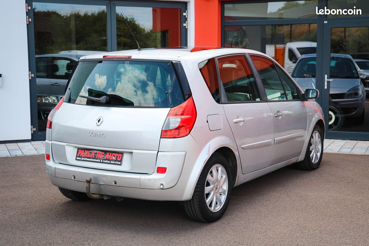 Renault Scenic II 2.0 dCi 150ch boîte automatique (image 4)