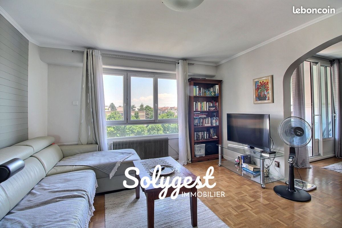 Appartement 4 pièces 74 m² · à Bron · 74 m² · 1 350 €