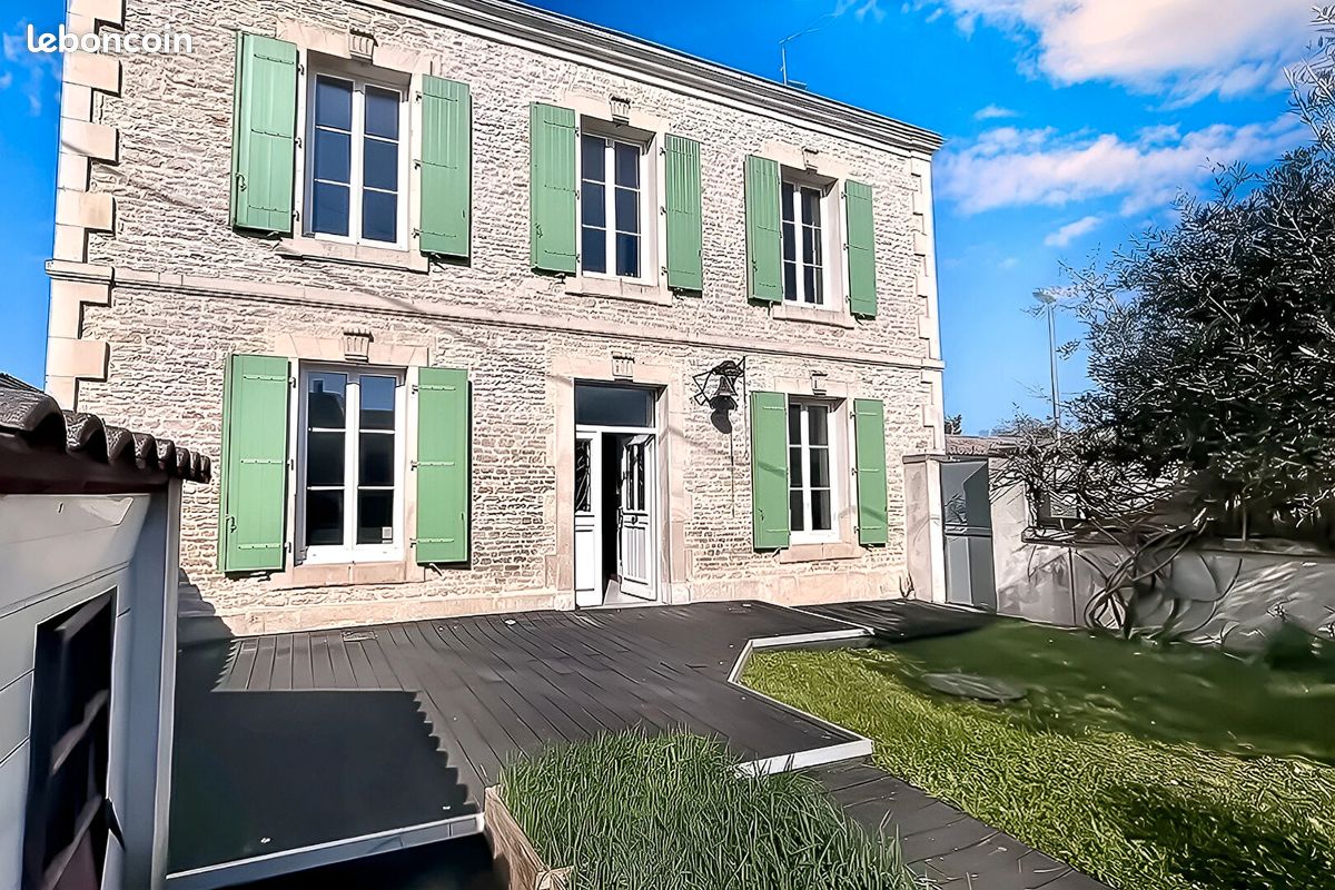 Maison 6 pièces 200 m² · à Sainte-Soulle · 200 m² · 320 000 €