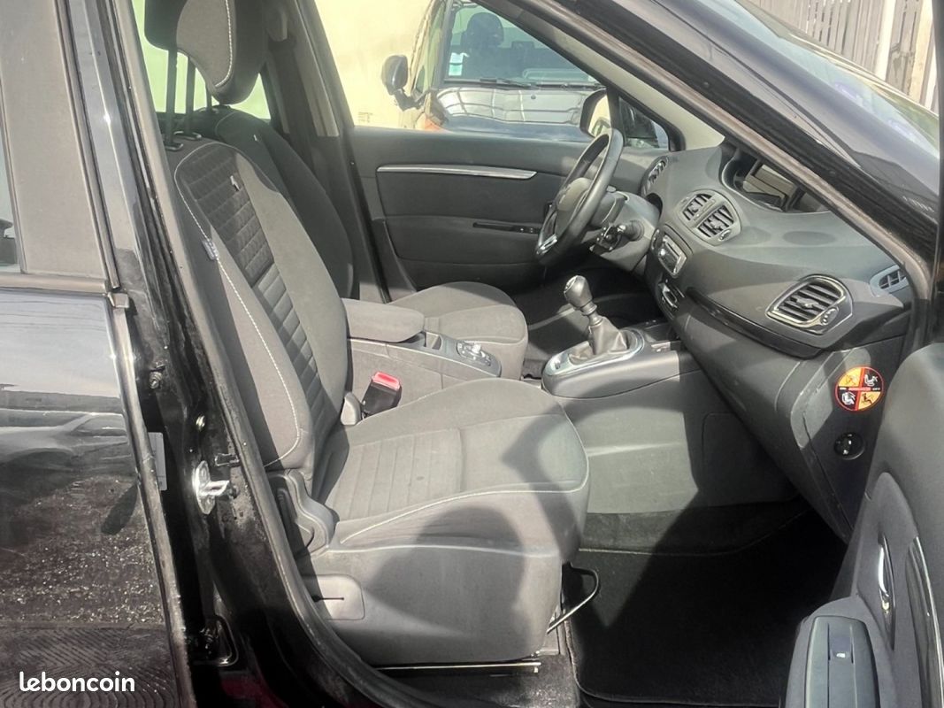RENAULT SCENIC III TCe 115 Energy Limited (image 10)