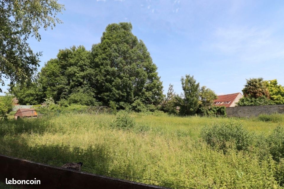 Terrain 964 m² · à Magny-en-Vexin · 122 500 €
