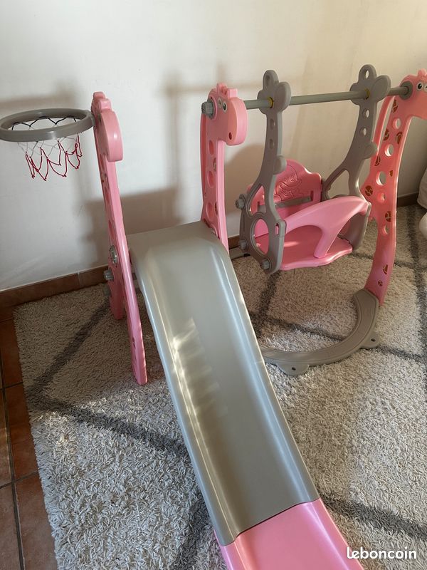 Aire de jeux Smart Candy avec toboggan rose pastel Aire de jeux Smart Candy avec toboggan rose pastel