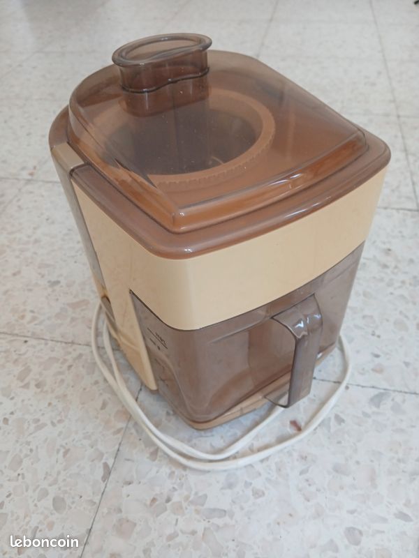 Petite centrifugeuse, extracteur de jus Moulinex Électroménager
