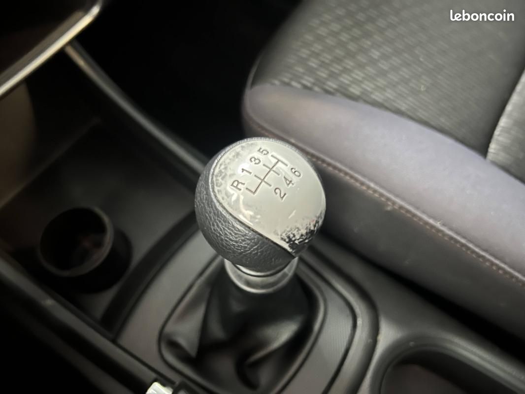 Ssangyong Korando II 200 e-XDi 149ch "LE" Pack Sport 4WD (image 15)