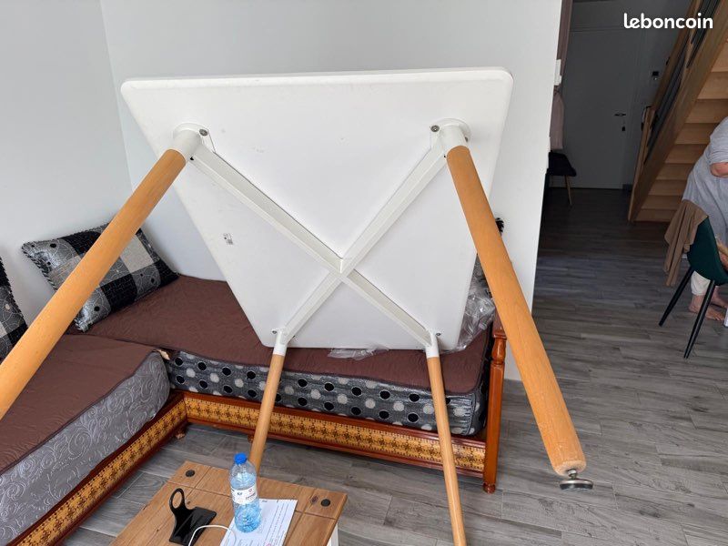 Table scandinave (image 3)