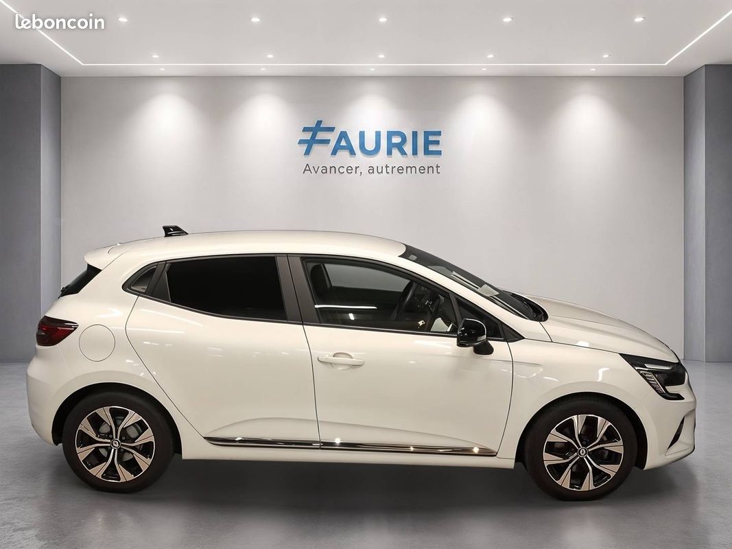 RENAULT Clio E-Tech full hybrid 145 Evolution (image 4)