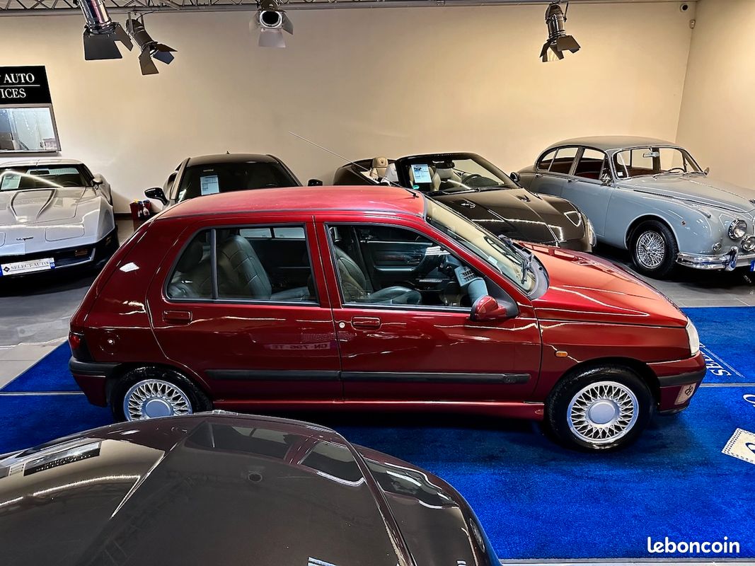 Renault Clio 1.8 95ch Baccara 5p BVA (image 2)