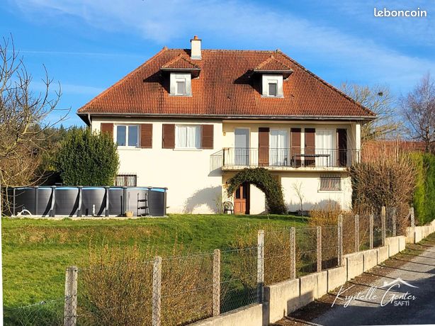 Maison 8 pièces 215 m²