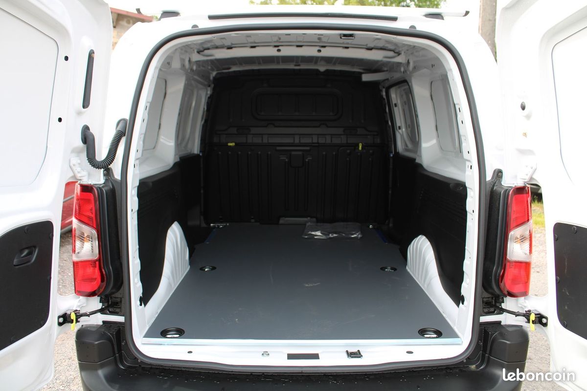 Citroen BERLINGO 5 AFFAIRE XL HDI 130 CV "3 PLACES" GPS CAMÉRA FULL LED I-COKPIT BOITE AUTO EAT-8 (image 6)
