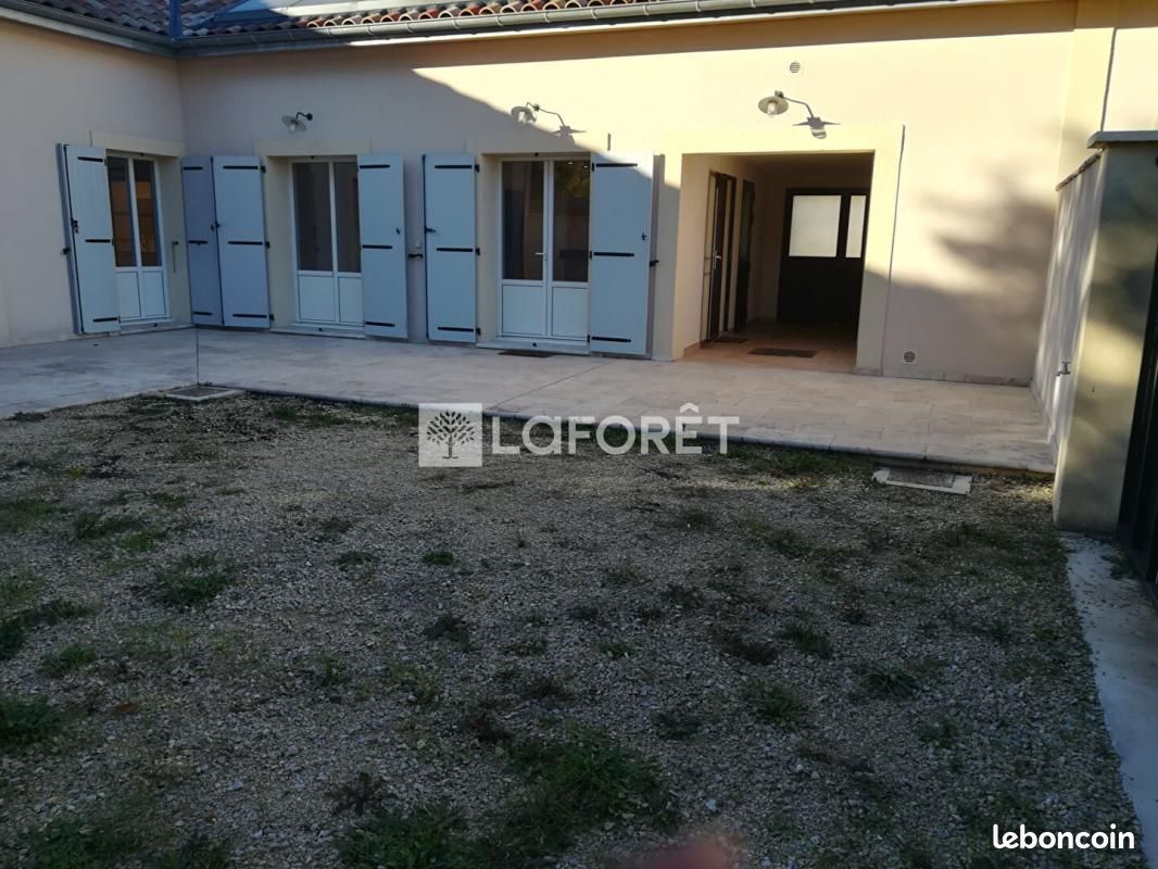 Appartement 3 pièces 78 m² · à Charleval · 78 m² · 910 €