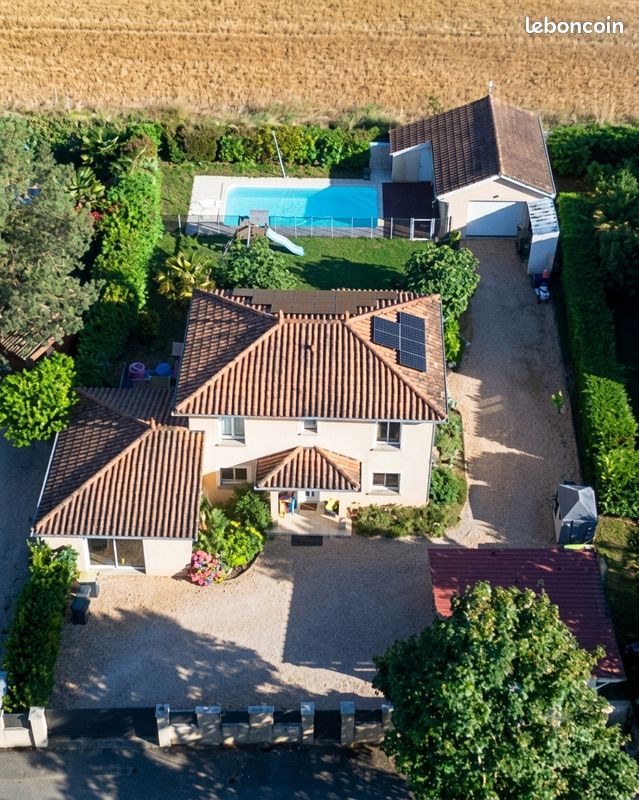 Maison 7 pièces 145 m² · à Jassans-Riottier · 145 m² · 520 000 €
