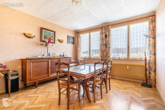 Apartment in Jassans-Riottier - View 4