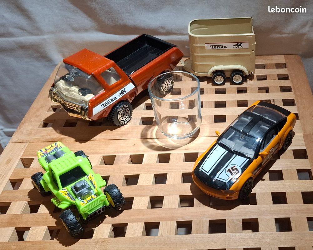 PLAYJOCS – GT-8151 – Camion Militaire – Métal Et Plastique – Jouet De Collection – Dimensions Boîte 16 X 8 X 6 Cm – Dès 3 Ans