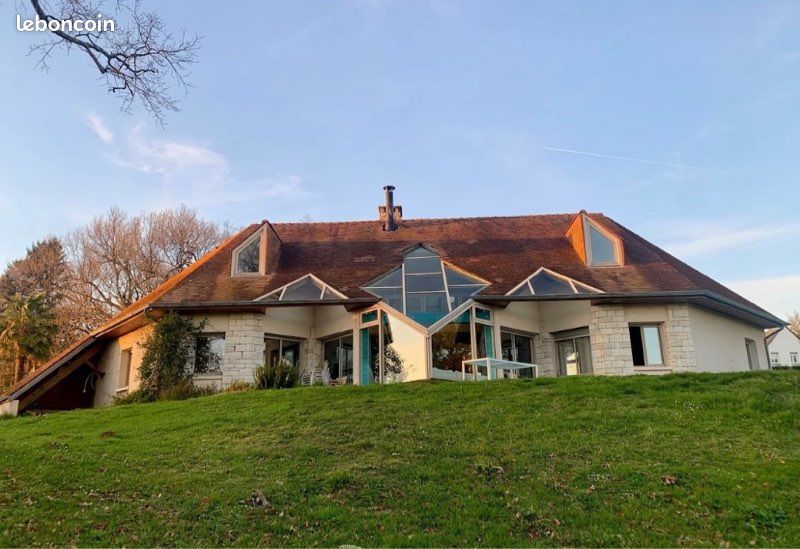 Maison 5 pièces 220 m² · à Gelos · 220 m² · 590 000 €