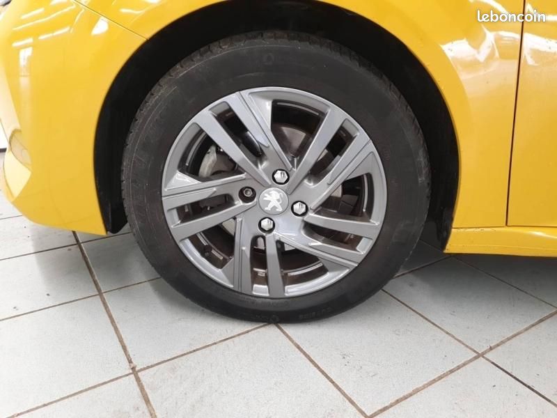 Peugeot 208 1.2 PureTech 100ch S&S Style 118g (image 9)