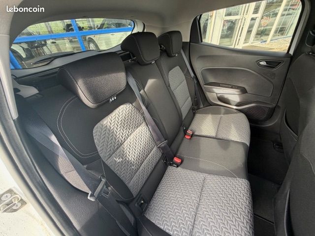 Renault CLIO V 1.6 E-TECH 145CH FULL HYBRID EVOLUTION (image 7)