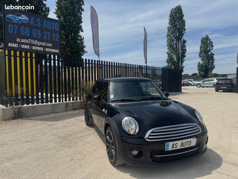 MINI MINI2 (R56) LCI Cooper D 1.6 D 16V 110 cv (image 1)