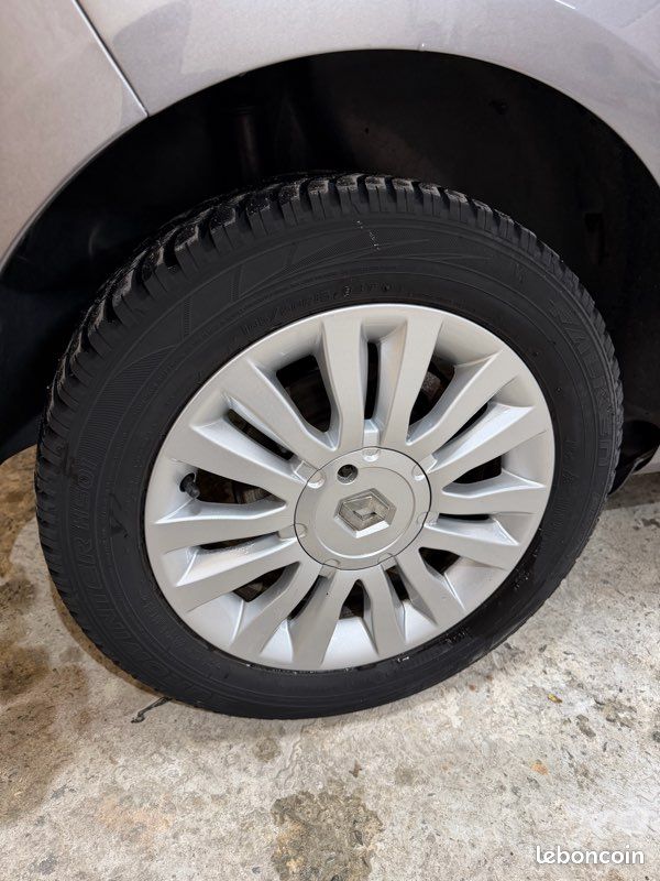Renault Clio (image 9)
