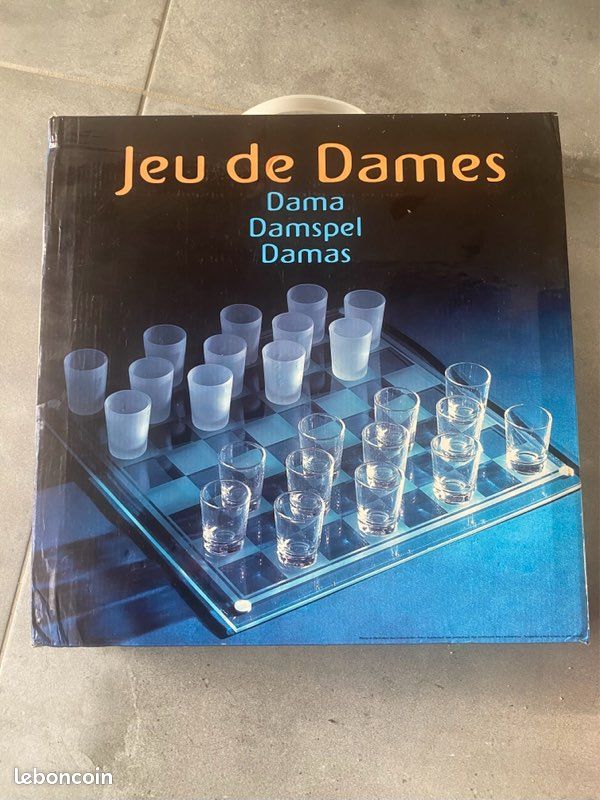 Jeu De Dames En Verre MISTER GADGET - Pièces Blanches Et Noires élégantes