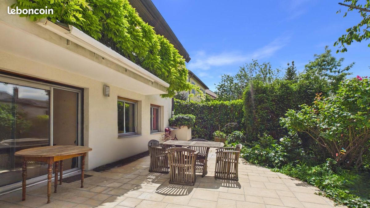 Maison 8 pièces 223 m² · à Fresnes · 223 m² · 699 000 €