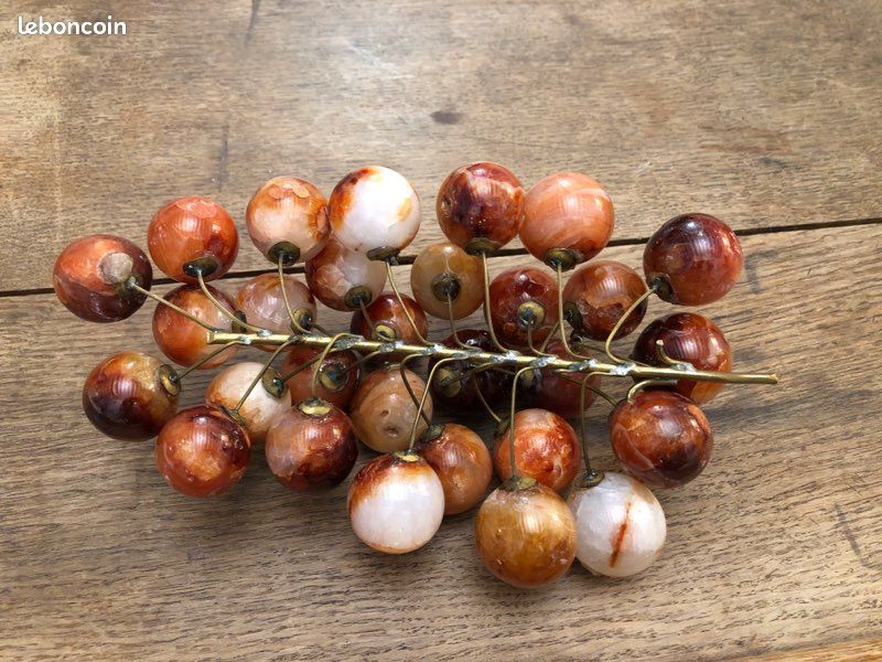 Grappe de raisin en pierre (image 2)
