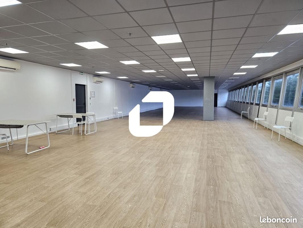 Local logistique 1 322 m² (image 9)