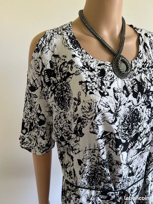 Tunique noire et blanche à manches courtes taille L/XL TBE (taille petit) (image 5)