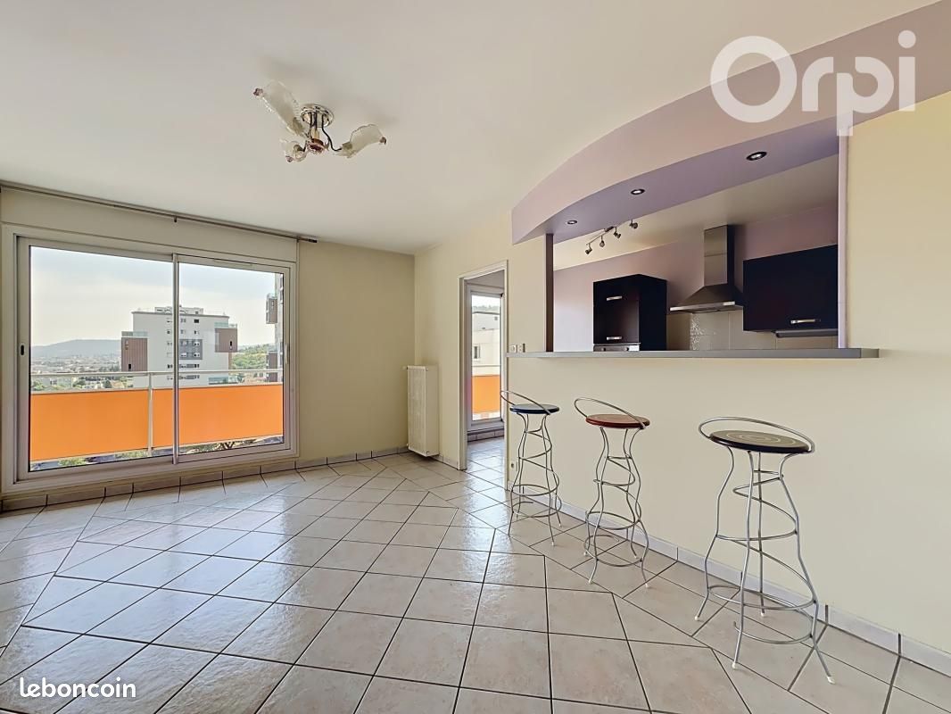 Appartement 5 pièces 102 m² · à Clermont-Ferrand · 102 m² · 104 000 €