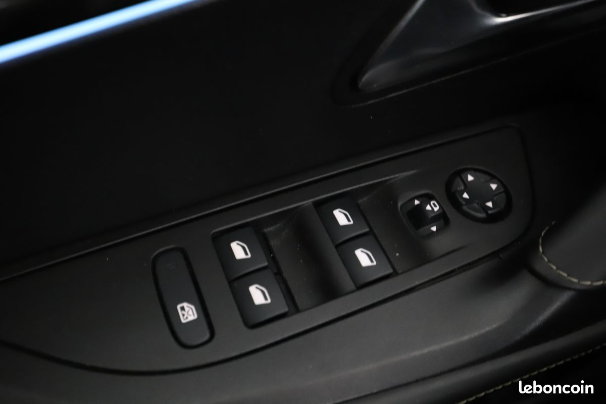 Peugeot 2008 1.2 PureTech GT Line 130 ch (image 25)