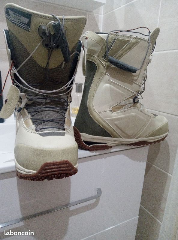Boots nitro neuve 42/5 (image 2)