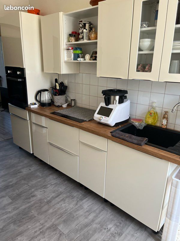 Appartement 2 pièces 48 m² · à Le Chambon-Feugerolles · 48 m² · 49 000 €