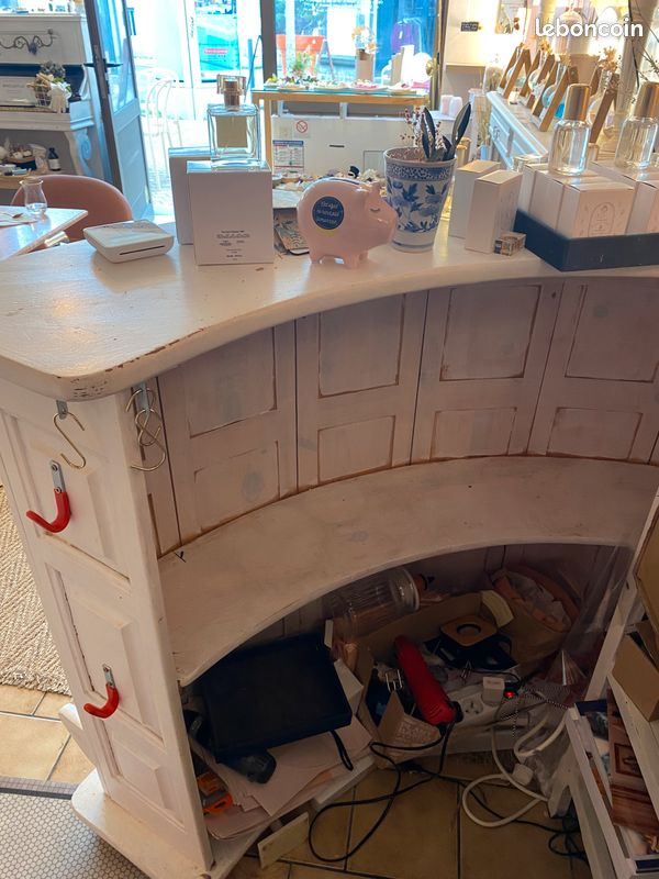 Bar blanc en bois (image 2)