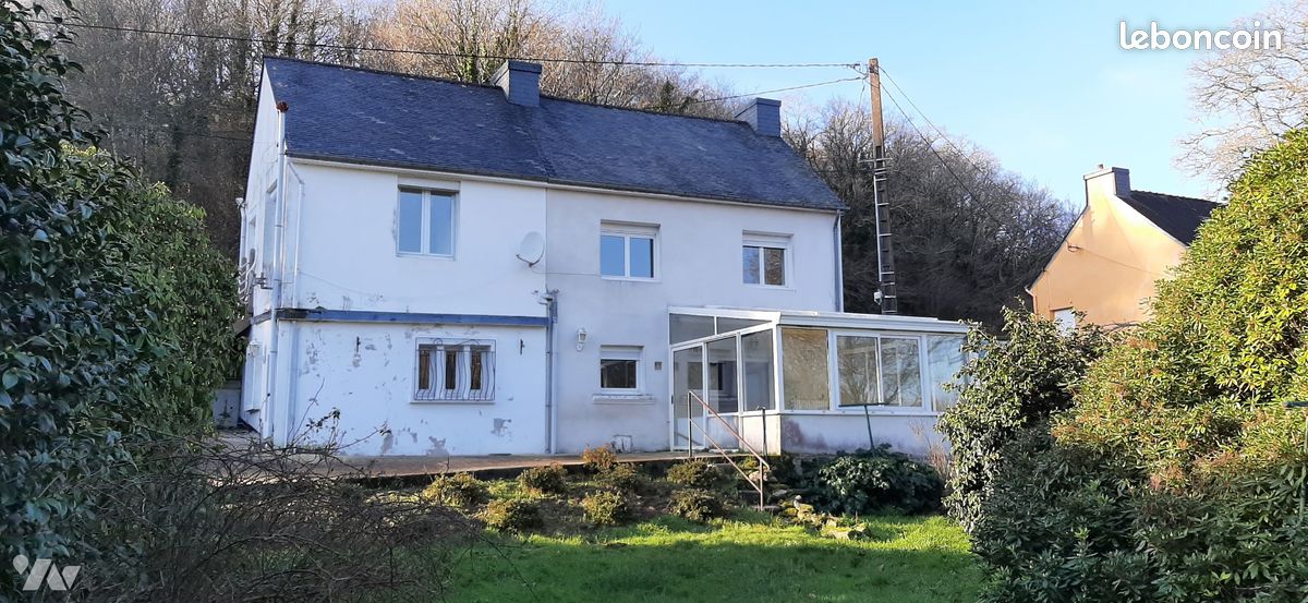 Maison 5 pièces 104 m² · à Lanvénégen · 104 m² · 125 700 €