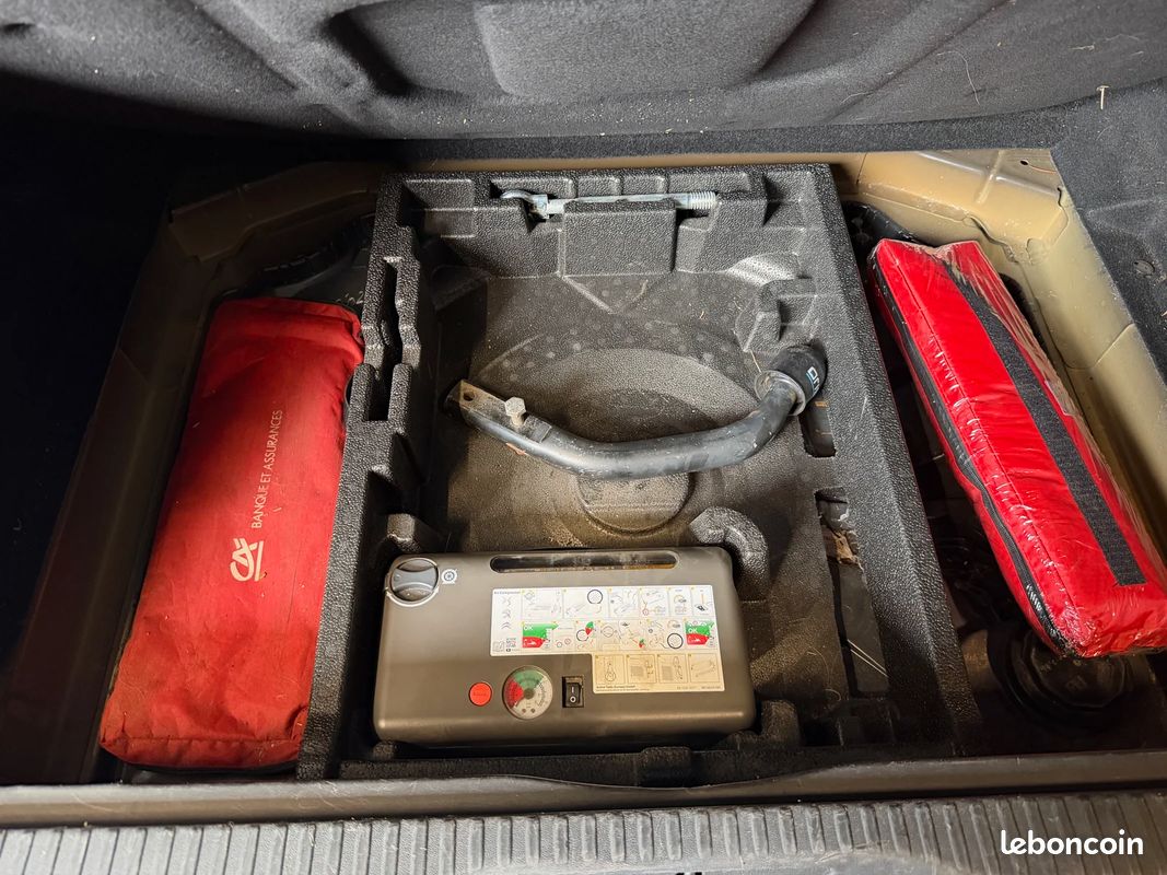 Citroën C4 SPACETOURER 1.6 BLUEHDI Feel (image 24)