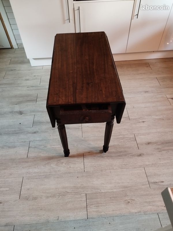 Petite table repliable (image 1)