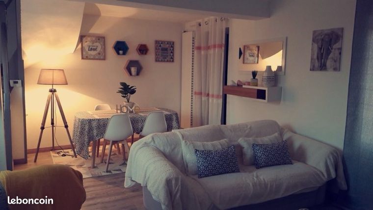 Maison de ville rénovée avec terrasse