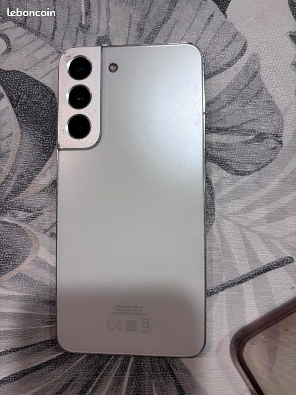 Samsung s22 (image 2)