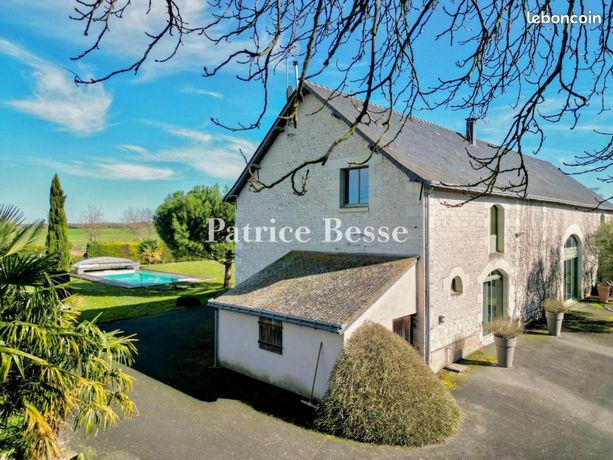 Maison 8 pièces 367 m²