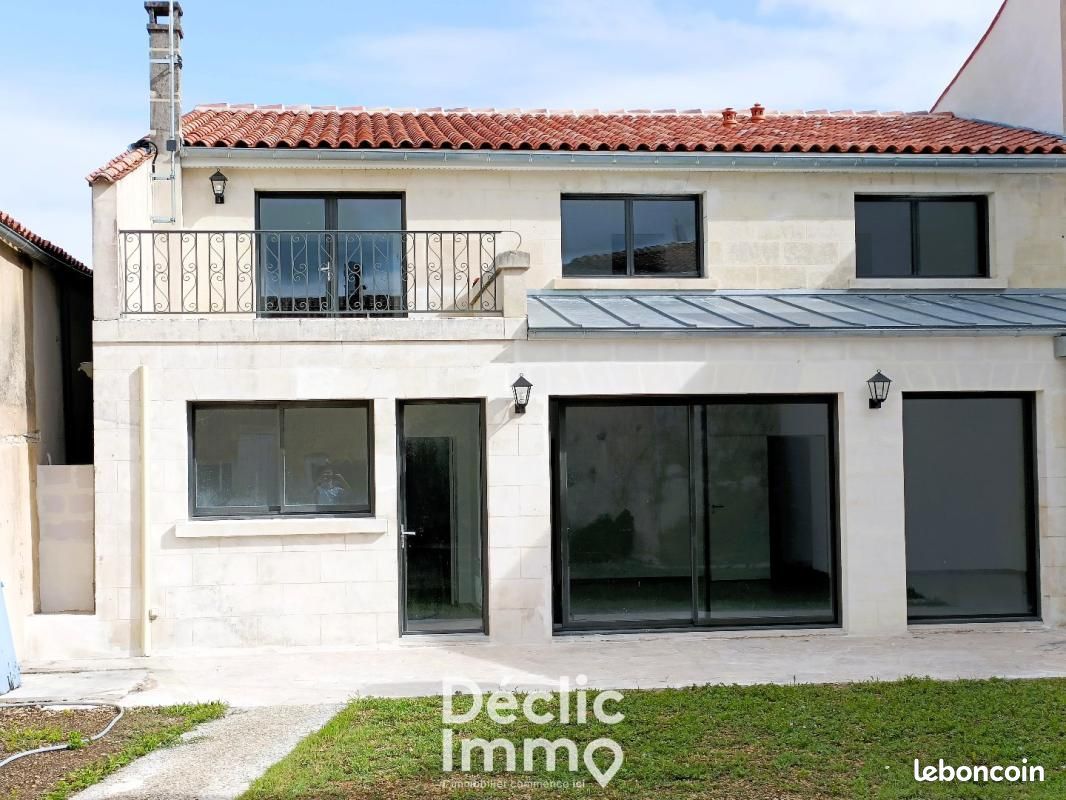 Maison 6 pièces 190 m² · à Saint-Hilaire-de-Villefranche · 190 m² · 288 750 €