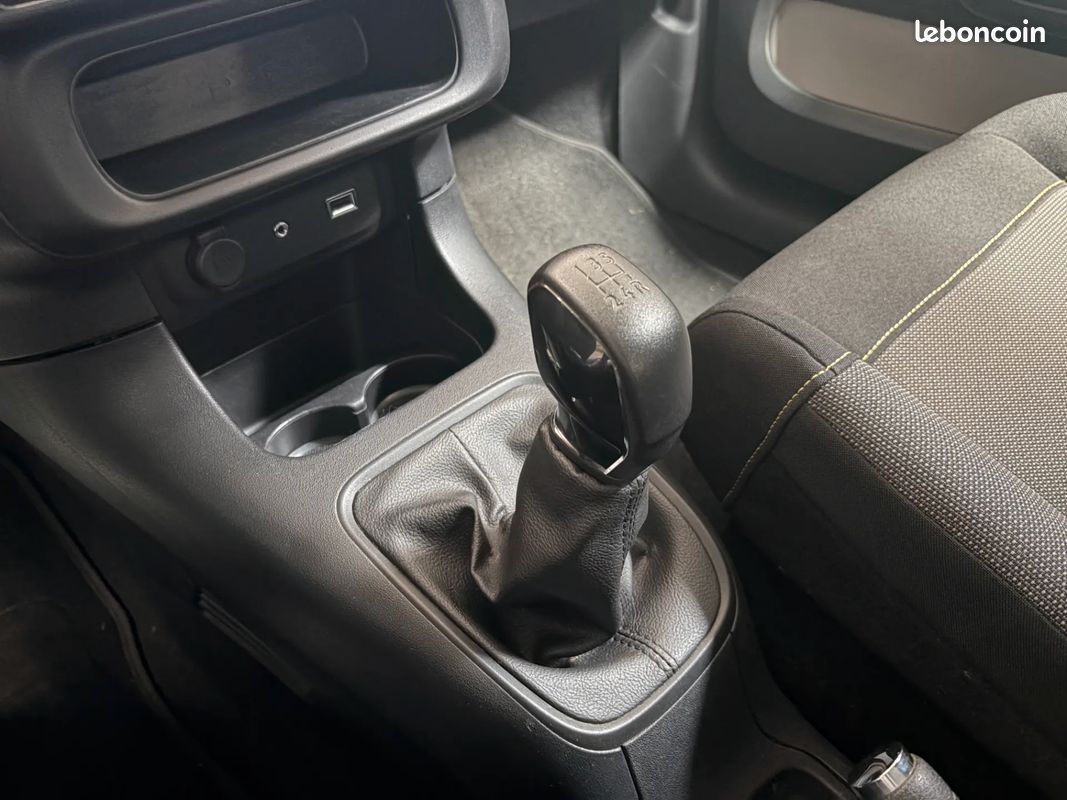 Citroen C3 Feel 82 ch - Origine France - Courroie effectuée - Radars de recul - GPS (image 11)