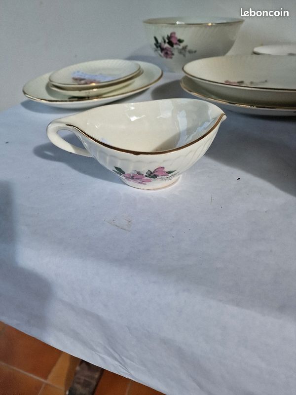 Service en porcelaine - lot 1 (image 4)