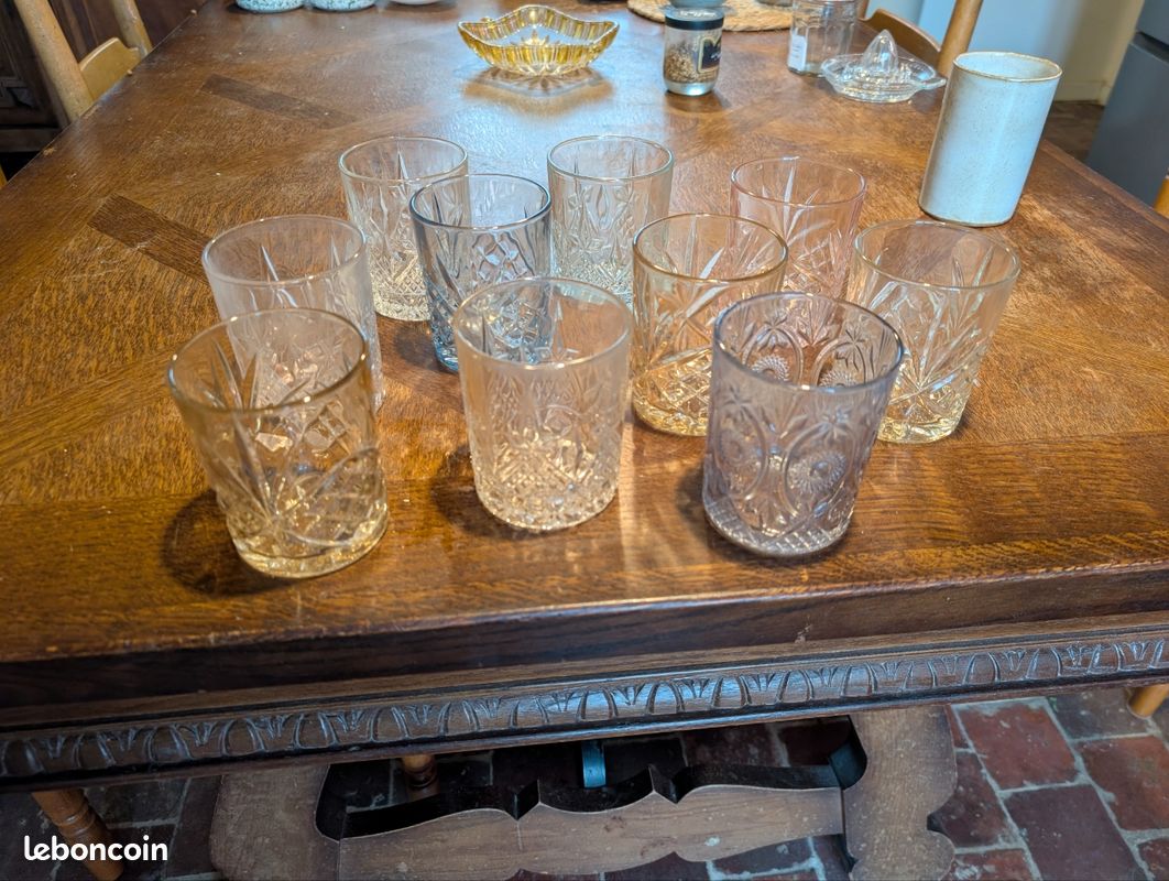 Lot 10 verres motifs (image 2)